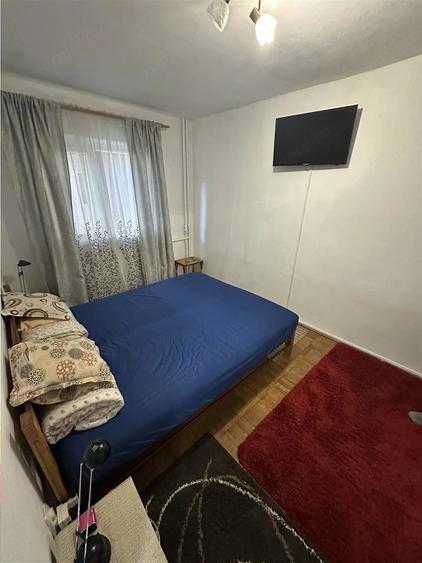 Apartament cu 2 camere semidecomandat în Lipovei