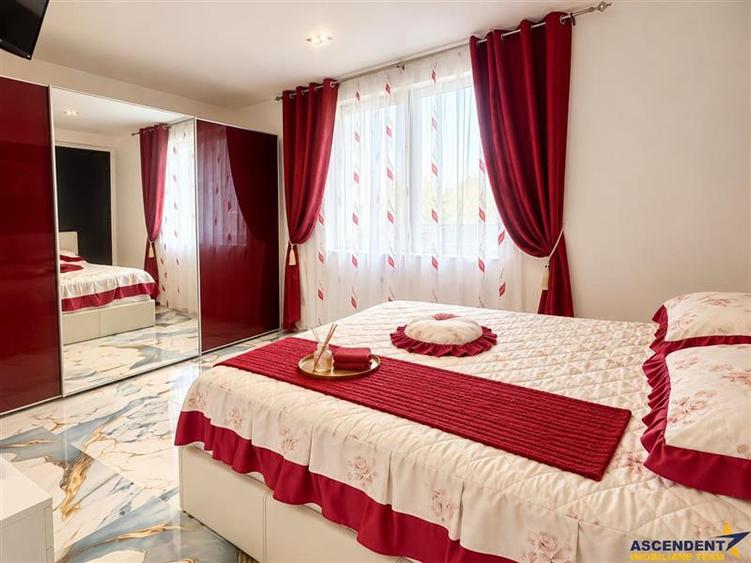 Casă individuală cu 4 camere cu Teren 800 Mp în Exterior Est