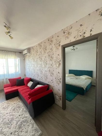 Apartament cu 2 camere semidecomandat, mobilat în Central
