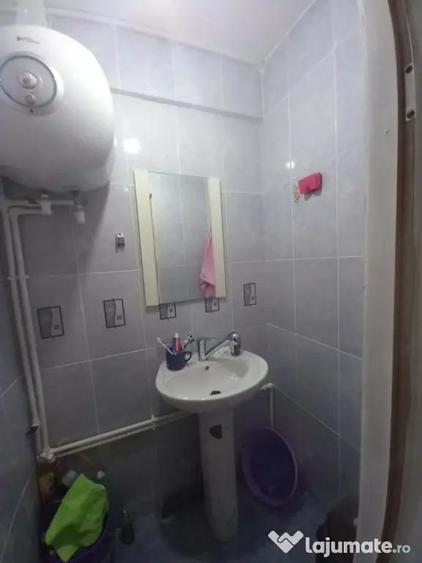 Garsonieră în Vest