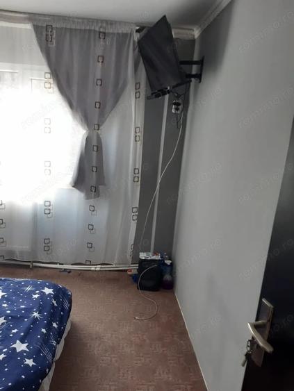 Apartament cu 4 camere semidecomandat în Micro 39