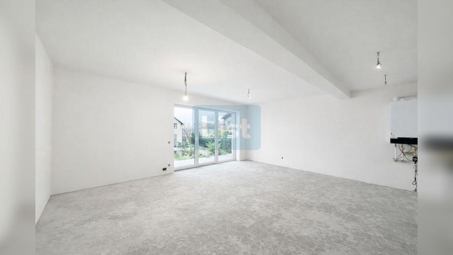 Casă cu 5 camere cu Teren 350 Mp în Câmpului