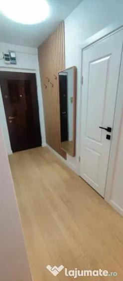Apartament cu 2 camere decomandat în Florilor