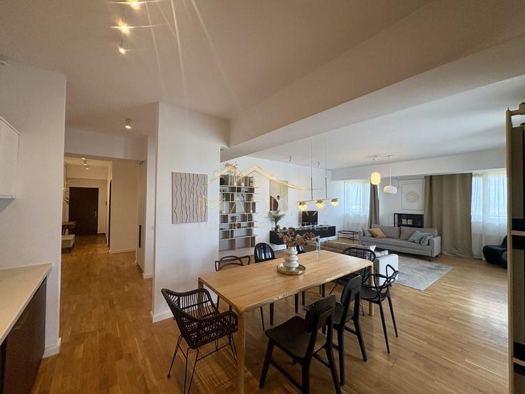 Apartament cu 3 camere decomandat, mobilat în Central