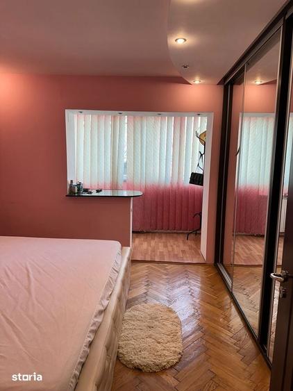 Apartament cu 3 camere decomandat în Faleza Nord
