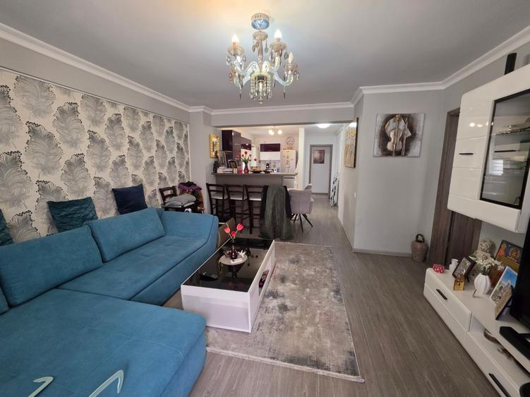 Apartament cu 3 camere semidecomandat, mobilat în 1 Decembrie 1918