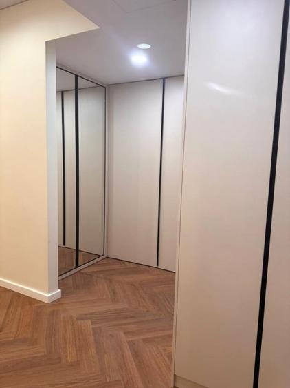 Apartament cu 3 camere semidecomandat, mobilat în Pipera