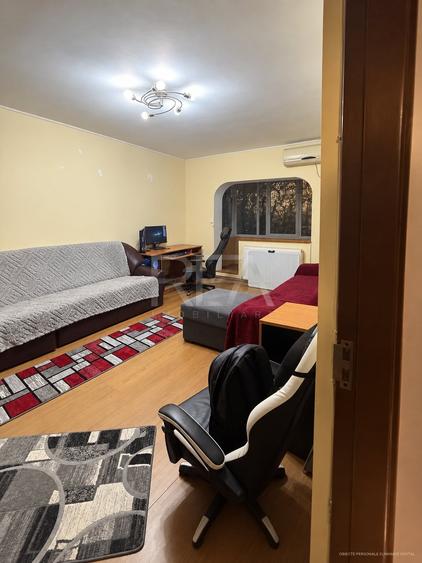 Apartament cu 3 camere decomandat, mobilat în Apusului