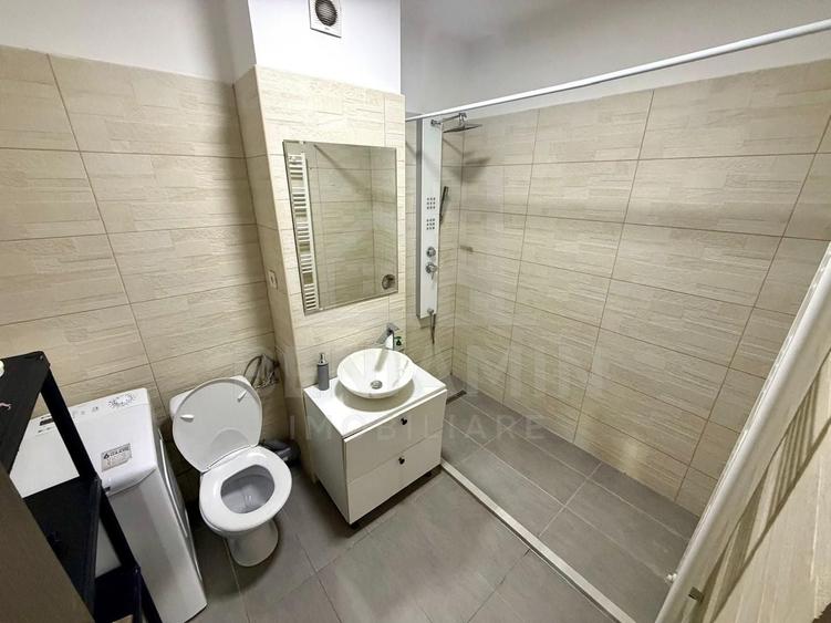Apartament cu 2 camere semidecomandat, mobilat în 1 Mai
