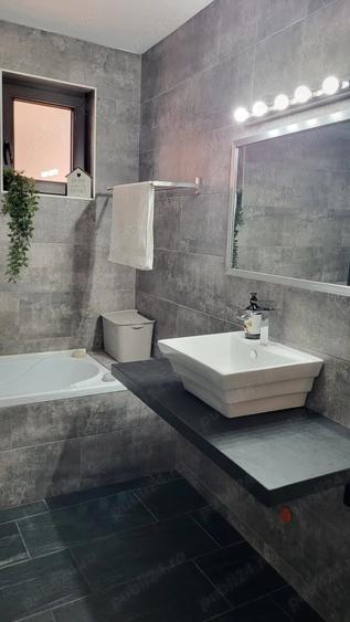 Casă cu Teren 250 Mp în Central