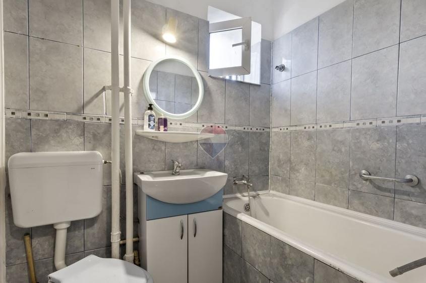 Apartament cu 2 camere semidecomandat în Romanilor