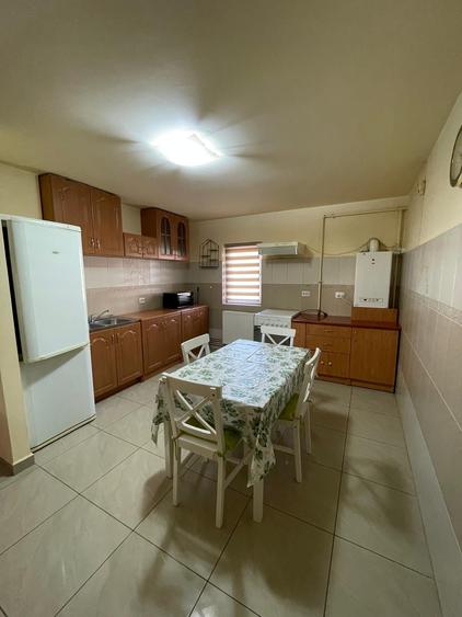 Apartament cu 2 camere semidecomandat în Dâmbovița