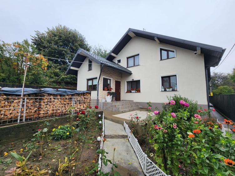 Casă individuală cu 5 camere cu Teren 513 Mp în Cug