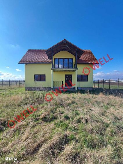 Casă cu 4 camere cu Teren 1122 Mp în Ozun