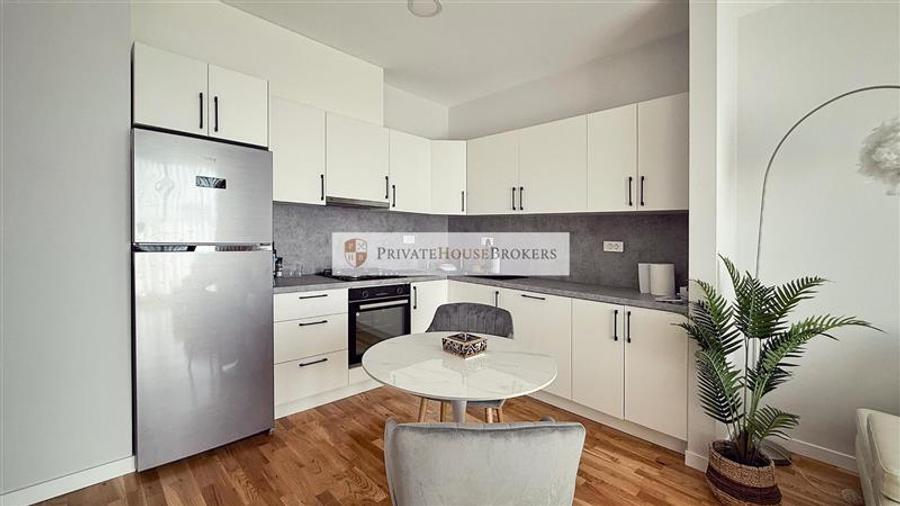 Apartament cu 2 camere semidecomandat, mobilat în Băneasa