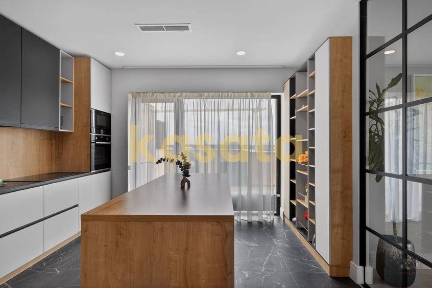 Apartament cu 4 camere semidecomandat în Pipera