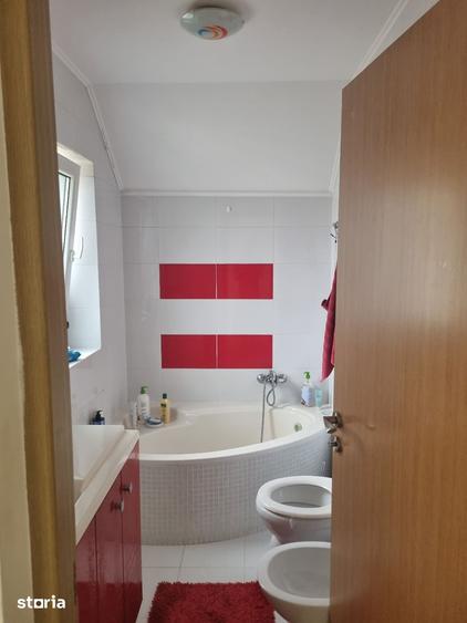 Casă cu 5 camere cu Teren 505 Mp în Șelimbăr