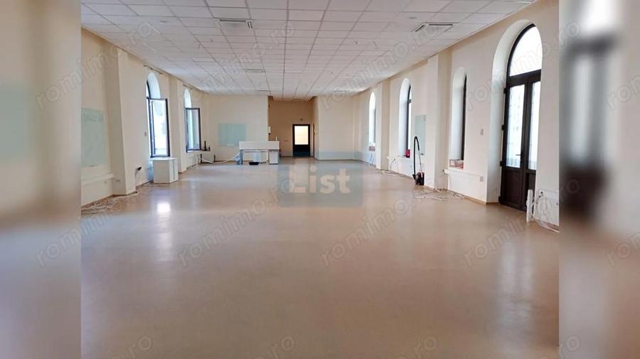 Casă cu Teren 978 Mp în Central