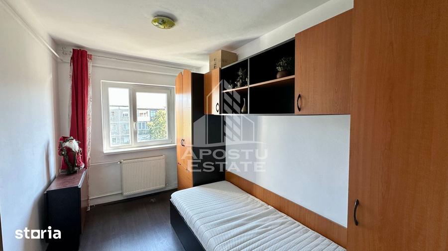 Apartament cu 3 camere, decomandat, zona Lipovei - 1