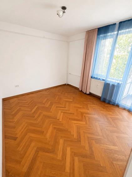 Apartament cu 3 camere decomandat în Vest