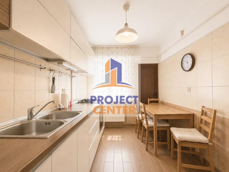 Apartament cu 3 camere decomandat, mobilat în Ultracentral