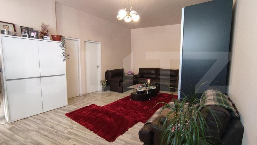 Casă individuală cu 3 camere cu Garaj în Central