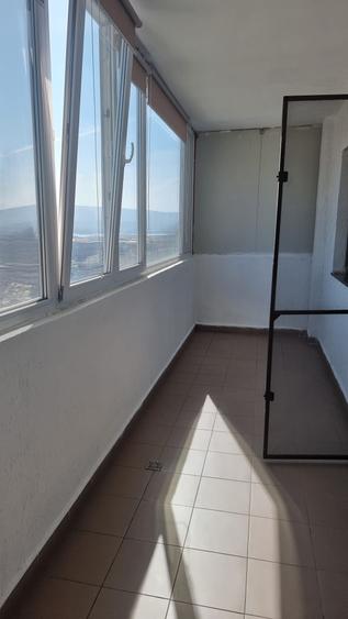 Apartament cu 3 camere decomandat în Libertății