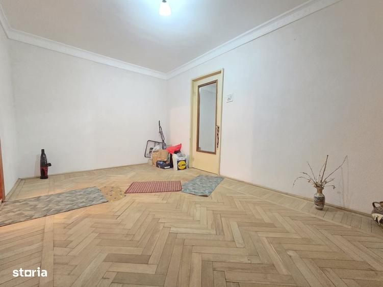 Apartament cu 3 camere în Micro 40