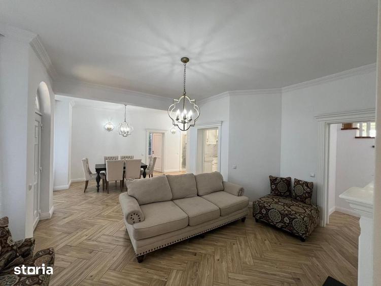 Casă cu 6 camere cu Teren 1500 Mp în Central