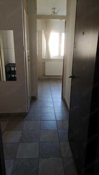 Garsonieră decomandată în Costin Georgian