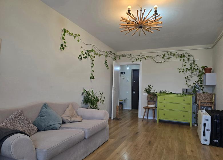 Apartament cu 2 camere semidecomandat în Tineretului