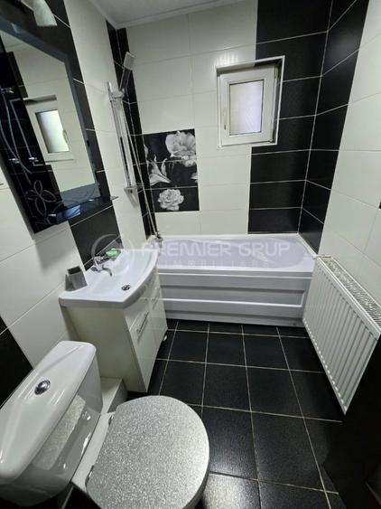 Apartament cu 4 camere decomandat în Nicolina