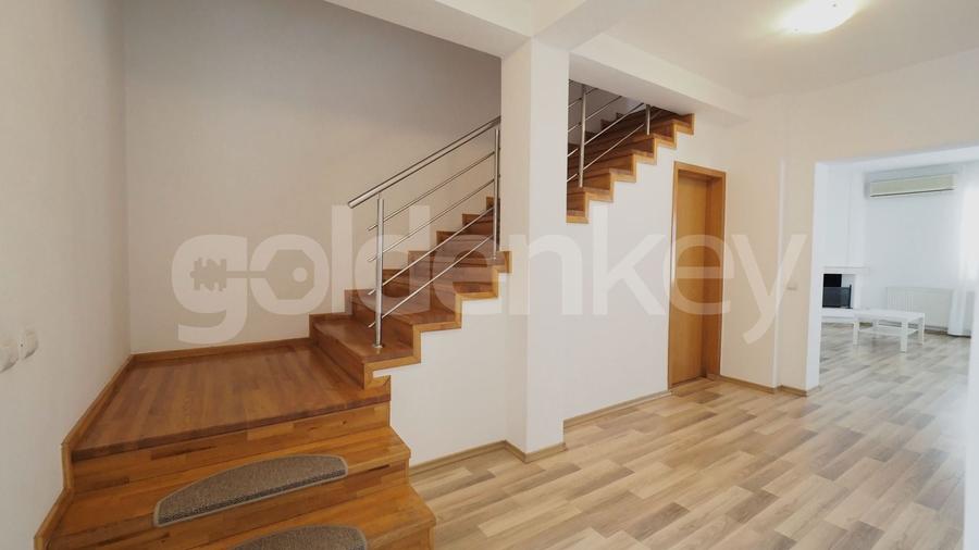 Duplex cu 4 camere cu Canalizare în Iancu Nicolae