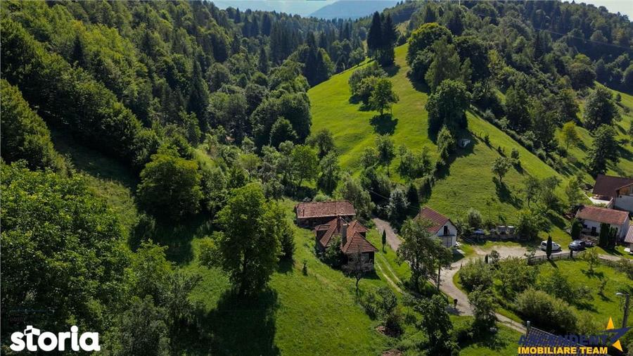 Casă cu 2 camere decomandat cu Teren 4300 Mp în Bran