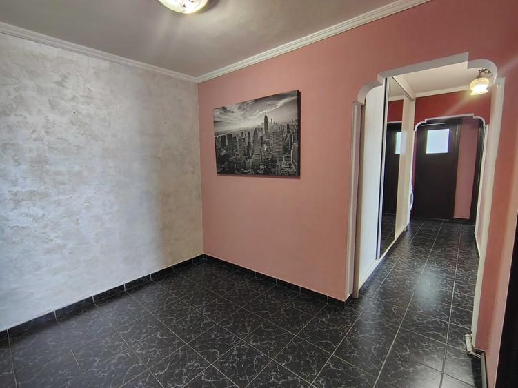 Apartament cu 3 camere decomandat în Nord