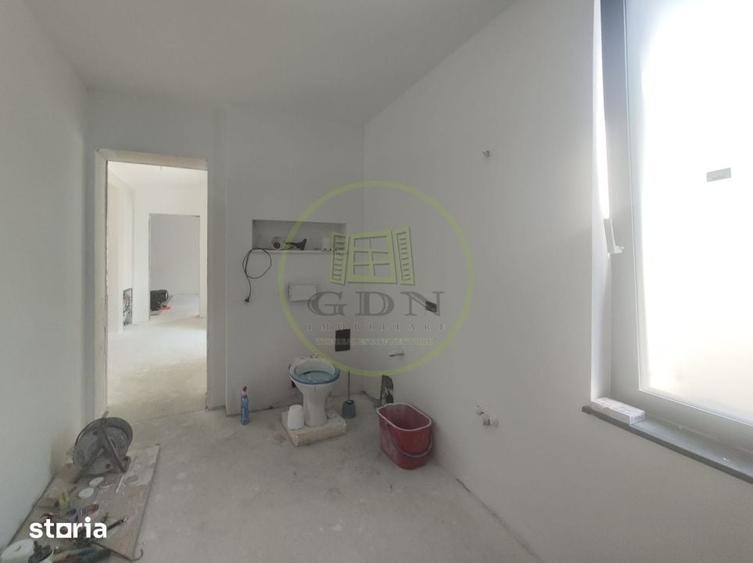 Casă cu 4 camere cu Teren 350 Mp în Podari