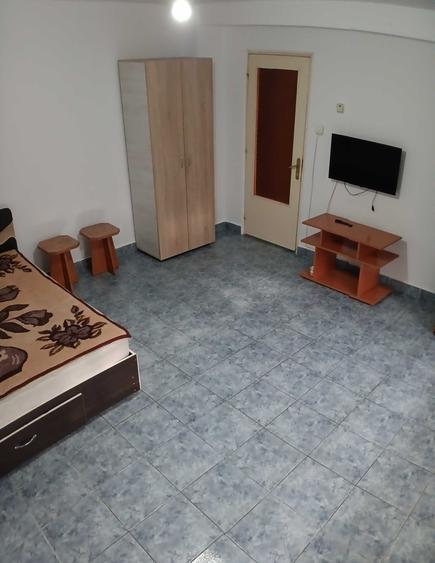 Apartament cu 2 camere decomandat în Exterior Vest