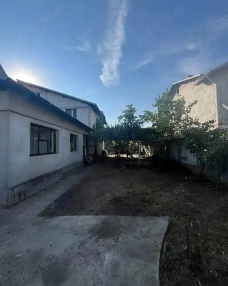 Casă cu 5 camere cu Teren 900 Mp în Andrei Mureșanu