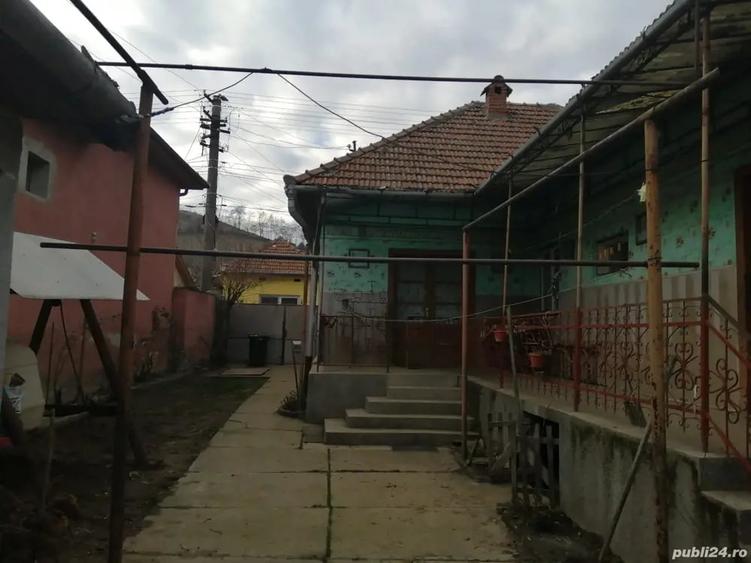 Casă cu 4 camere cu Teren 1000 Mp în Cugir