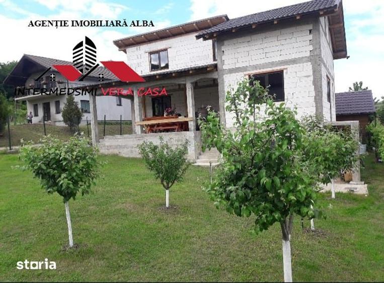 Casă cu 7 camere cu Teren 450 Mp în Meteș