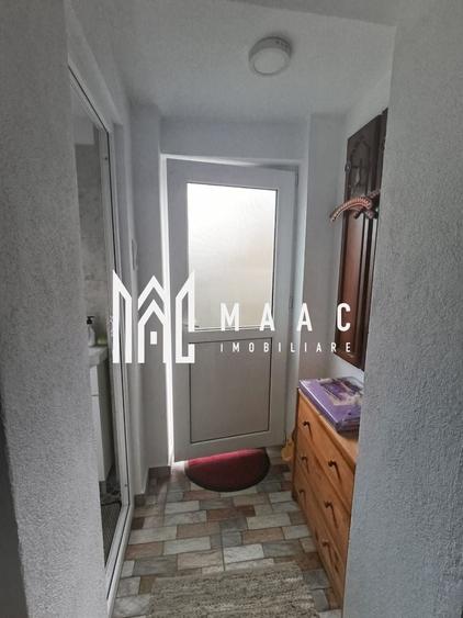 Casă individuală cu 7 camere cu Canalizare în Central