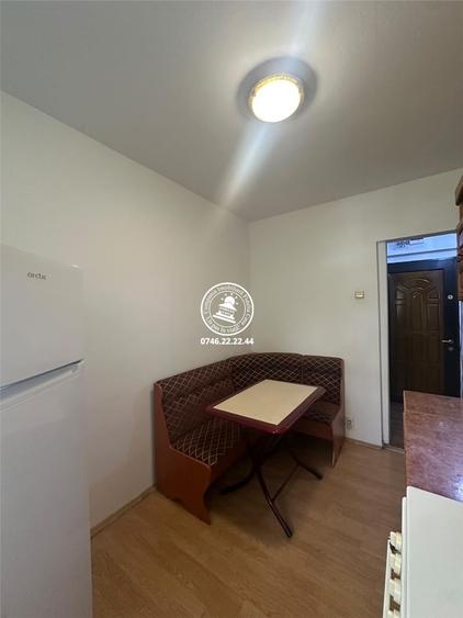 Apartament cu 2 camere decomandat în Podul de Piatră