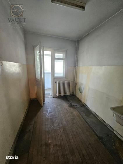 Apartament cu 2 camere semidecomandat în Grivița