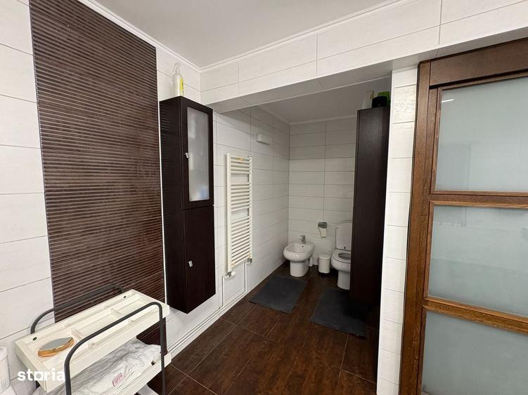Apartament cu 4 camere în Trocadero