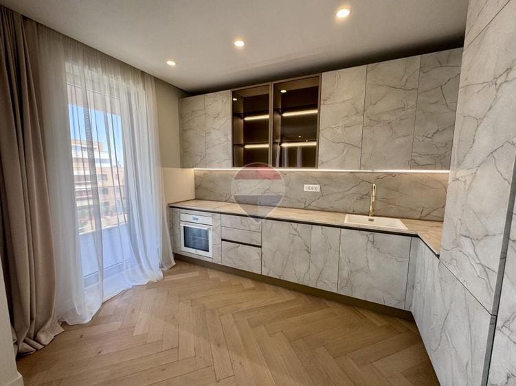 Apartament cu 4 camere decomandat, mobilat în Nord