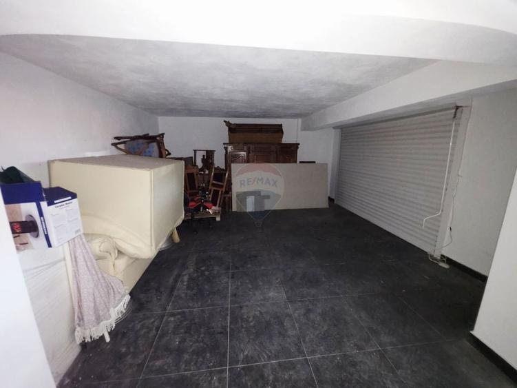 Apartament cu 5 camere de vânzare în zona Precista - 35