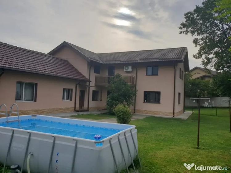 Casă cu 5 camere cu Teren 950 Mp în Central