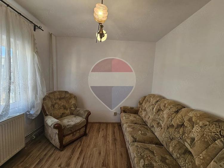 Apartament cu 6 camere decomandat în Central
