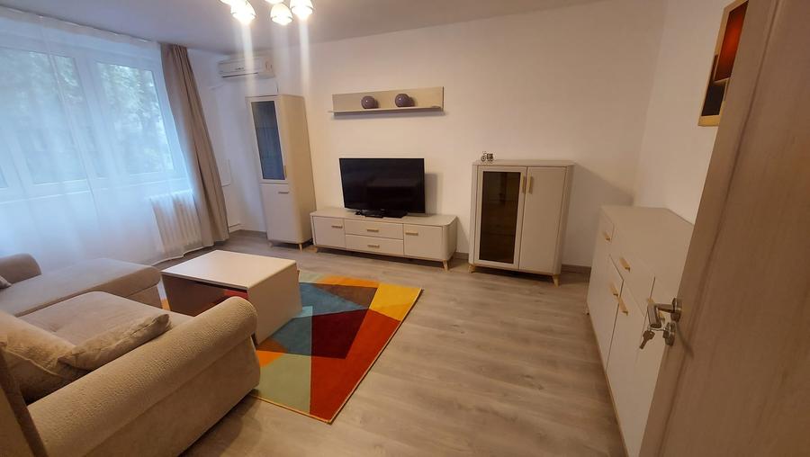 Apartament cu 3 camere în Drumul Taberei