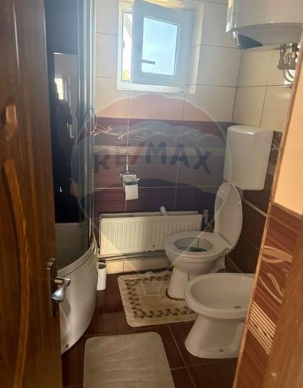 Casă / Vilă cu 3 camere de vânzare în zona Central - 11
